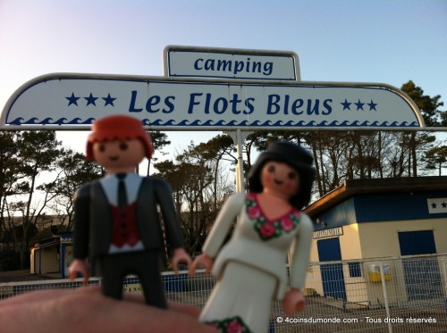 Nos deux Playmobil au Camping des Flots Bleus à côté d'Arcachon