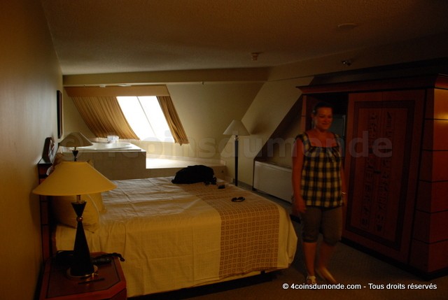 Hotel Luxor Las Vegas la chambre avec le jacuzzi