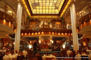 Débarquer du Queen Mary 2 en dernier permet de faire de superbes photos - Le Restaurant Britannia