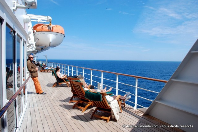 On peut aussi bronzer pendant une croisière transatlantique sur le Queen Mary 2