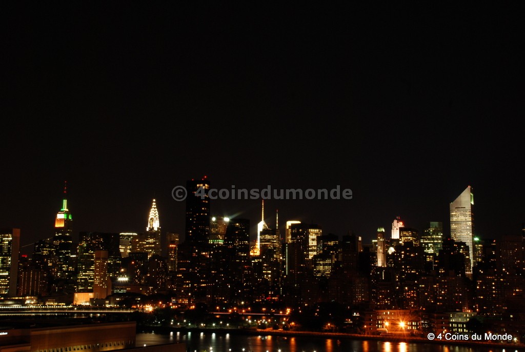 La vue sur Manhattan depuis le rooftop bar de l'hôtel.