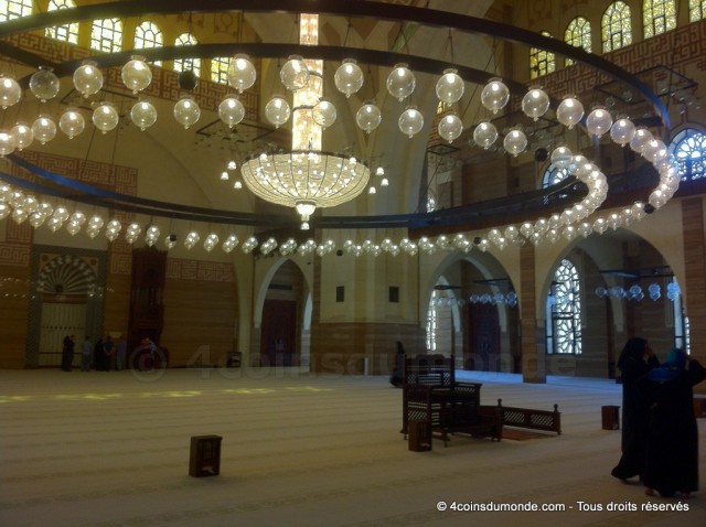 La magnifique salle intérieure de la Mosquée Al Fateh de Bahreïn
