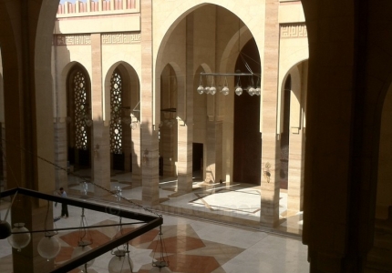La cour de la mosquée et son marbre italien