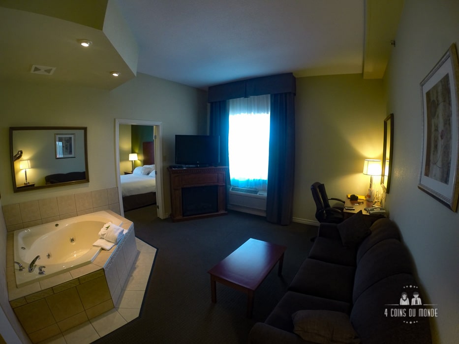 Holiday-inn-hotel-Gananoque-pas-cher-1000-iles-Canada
